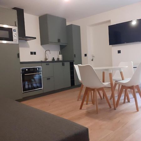 Saint-Germain-En-Laye: Grand Studio En Centre Ville A 2 Minutes Du Rer 外观 照片