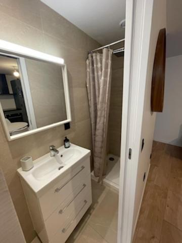 Saint-Germain-En-Laye: Grand Studio En Centre Ville A 2 Minutes Du Rer 外观 照片